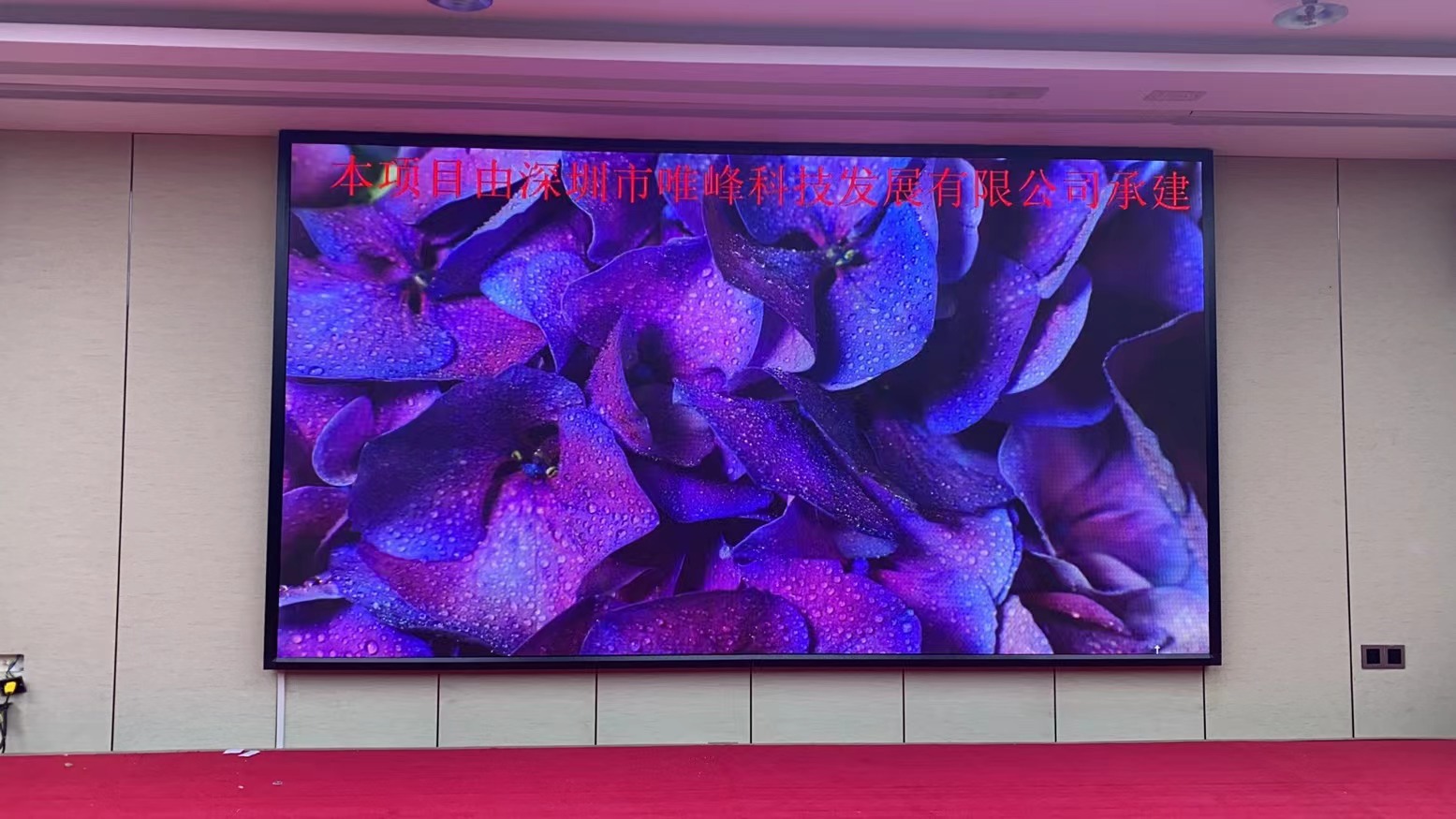 LED廠家告訴您透明屏結(jié)構(gòu)的設(shè)計(jì)對(duì)其散熱都有哪些影響？